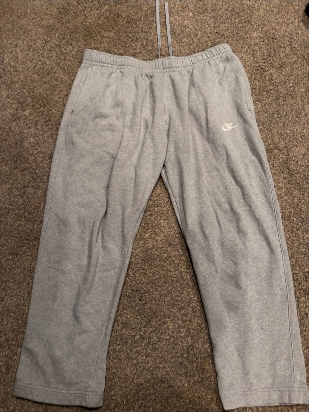Nike Men's Light Gray Jogger Sweatpants with Logo